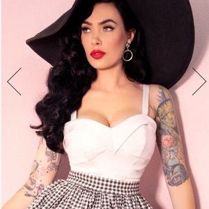 Xs maneater top in white vixen by micheline Pitt